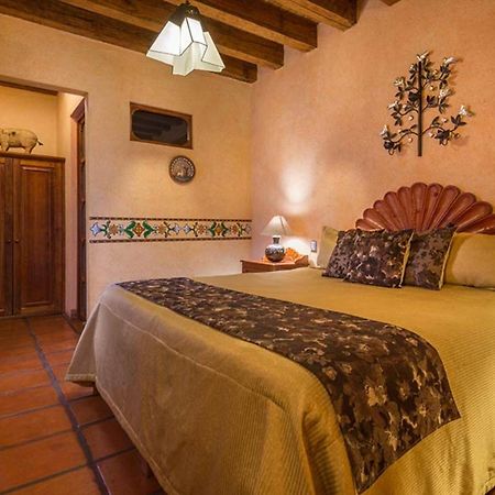 Hotel Pueblo Magico Пацкуаро Екстер'єр фото