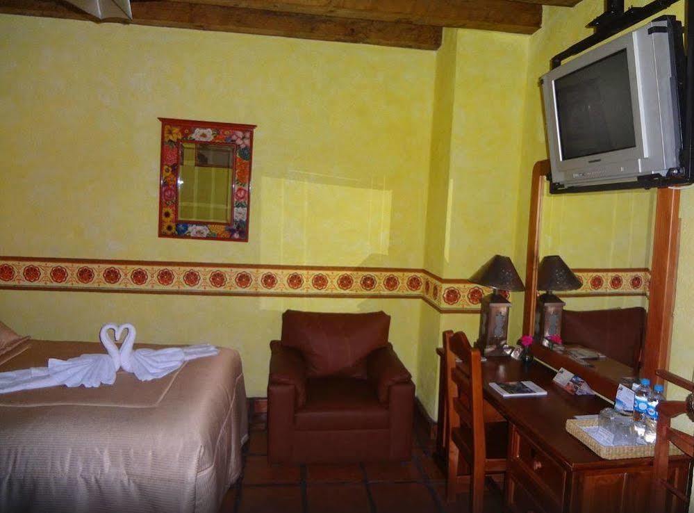 Hotel Pueblo Magico Пацкуаро Екстер'єр фото