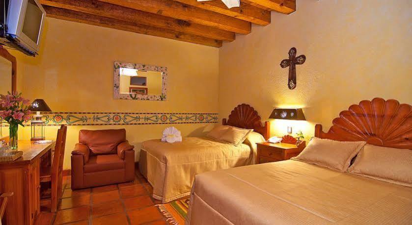 Hotel Pueblo Magico Пацкуаро Екстер'єр фото