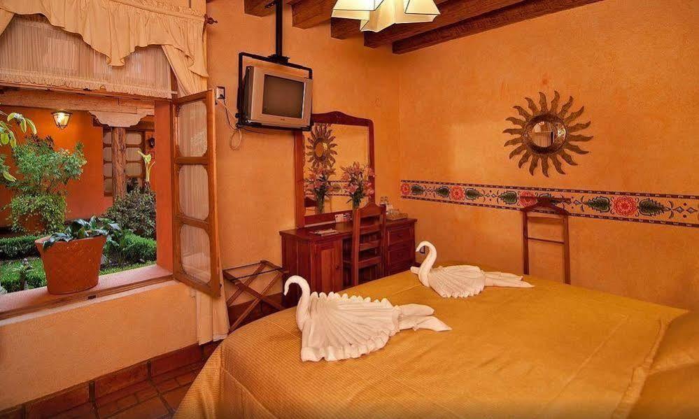 Hotel Pueblo Magico Пацкуаро Екстер'єр фото
